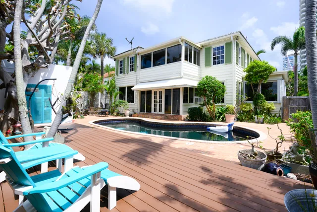 a front view of house with yard