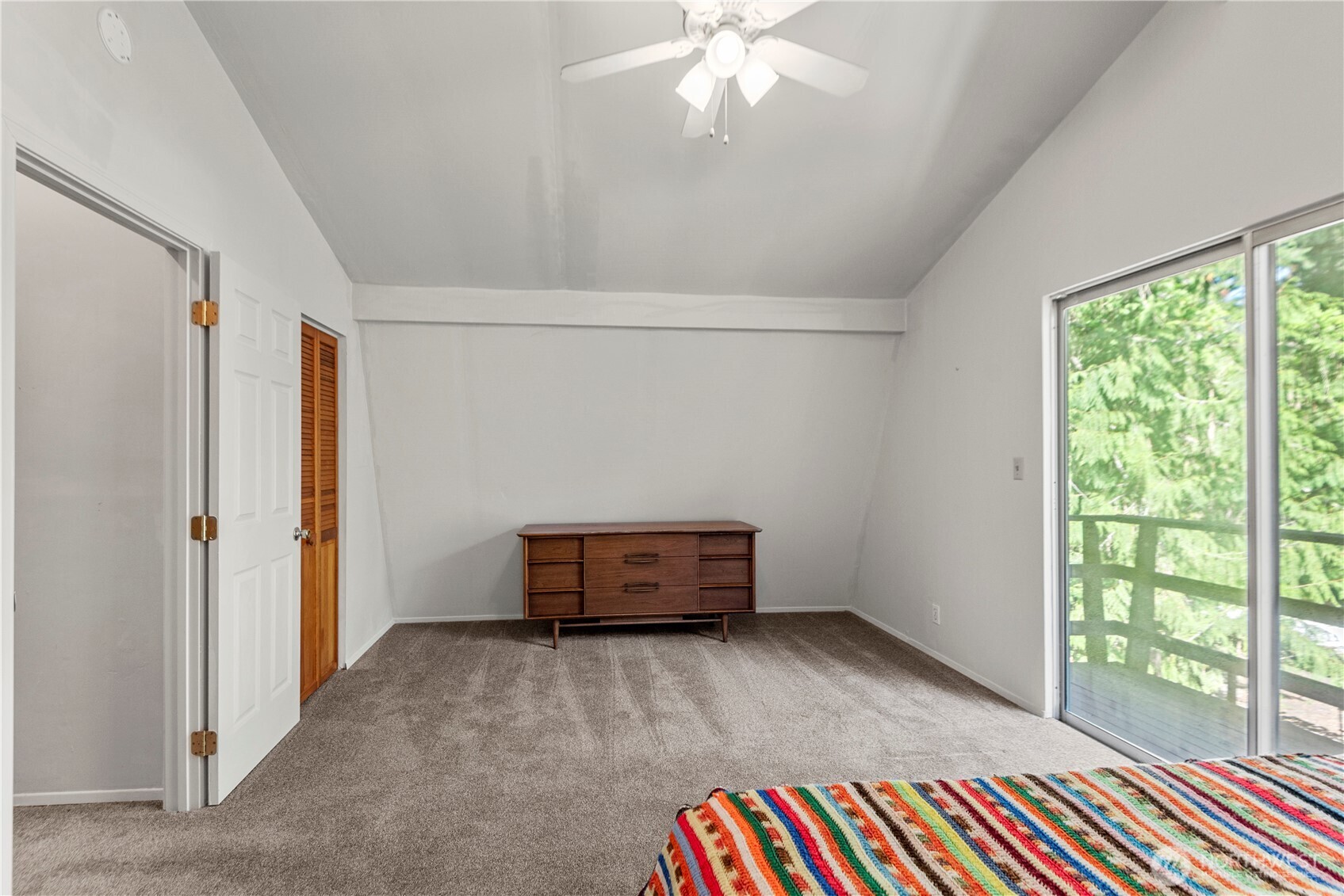 141 North Handicap Place Hoodsport, WA 98548 - Photo 13 of 40