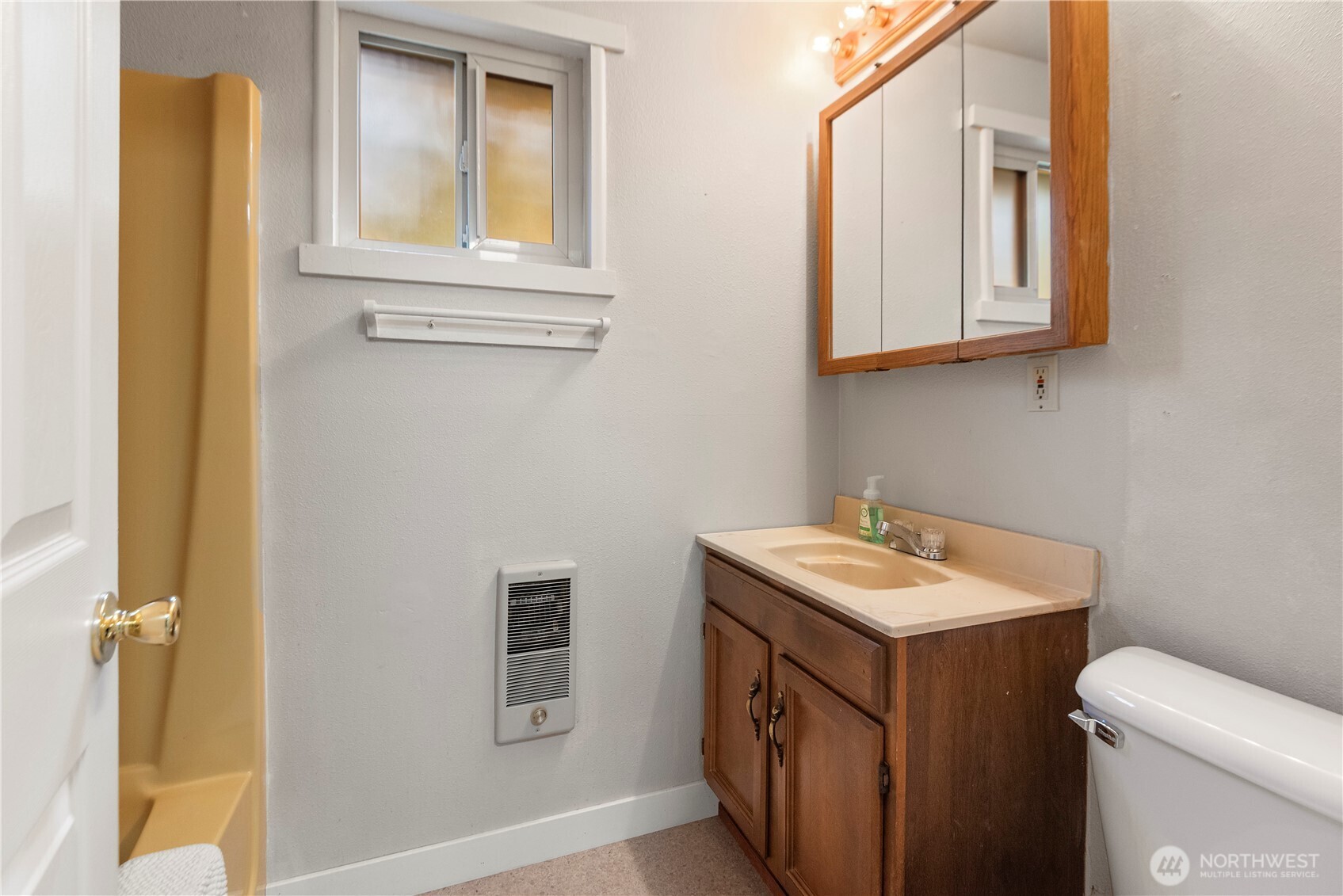 141 North Handicap Place Hoodsport, WA 98548 - Photo 10 of 40