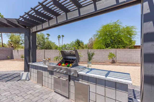 a view of outdoor space