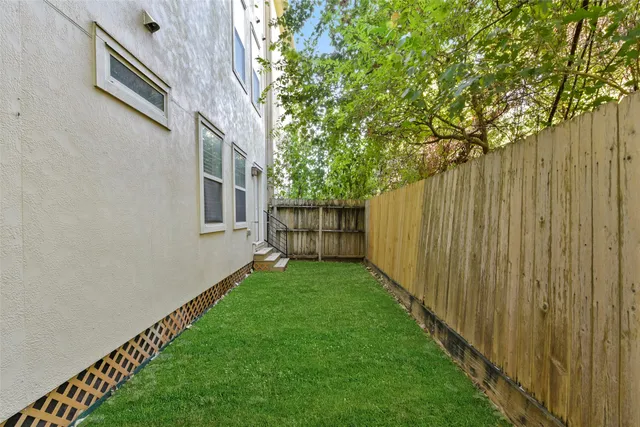 $3,195 | 5226 Kiam Street, Unit 1018, Houston, TX 77007