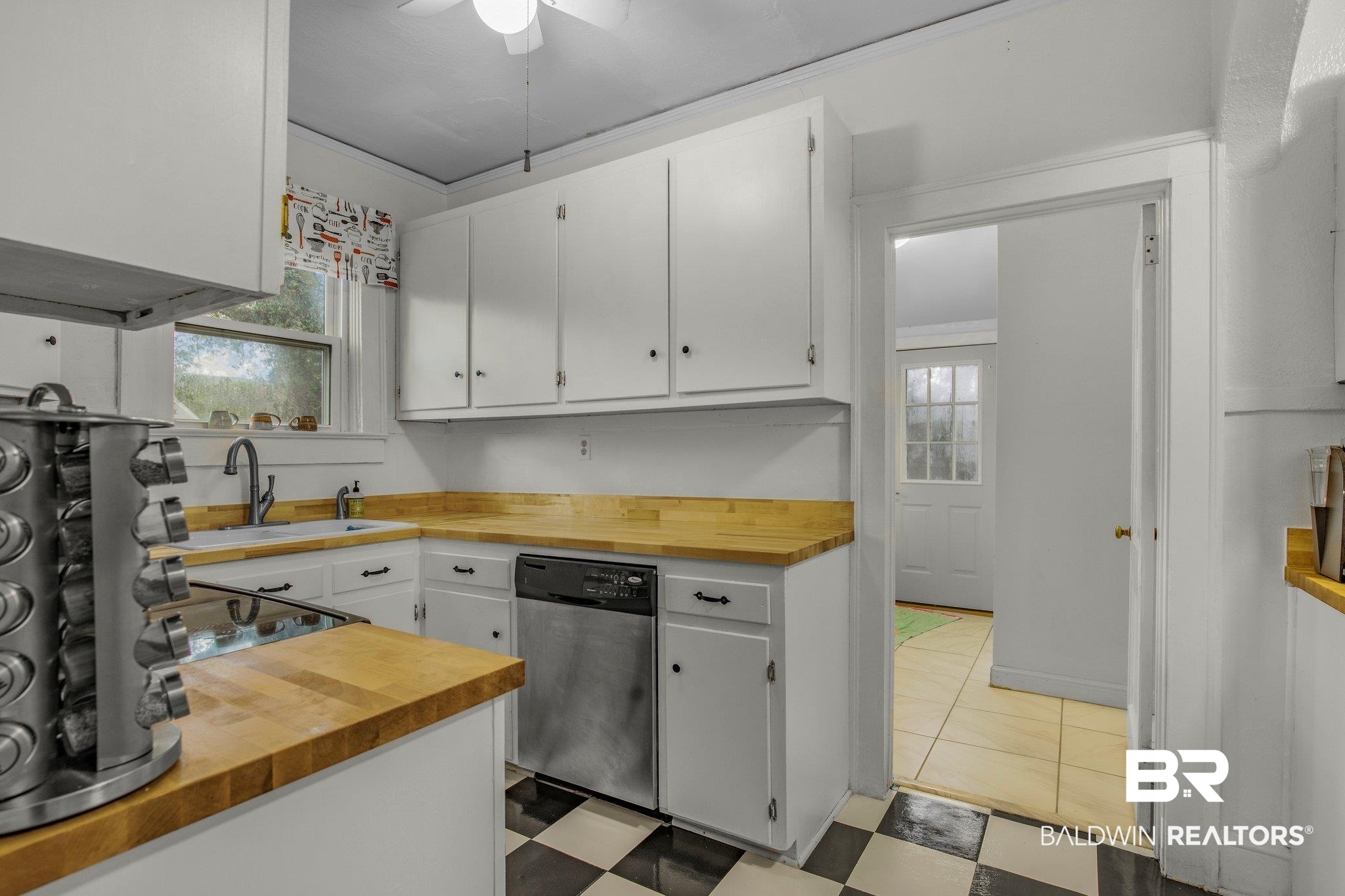 2103 Emogene Street Mobile, AL 36606 - Photo 18 of 49