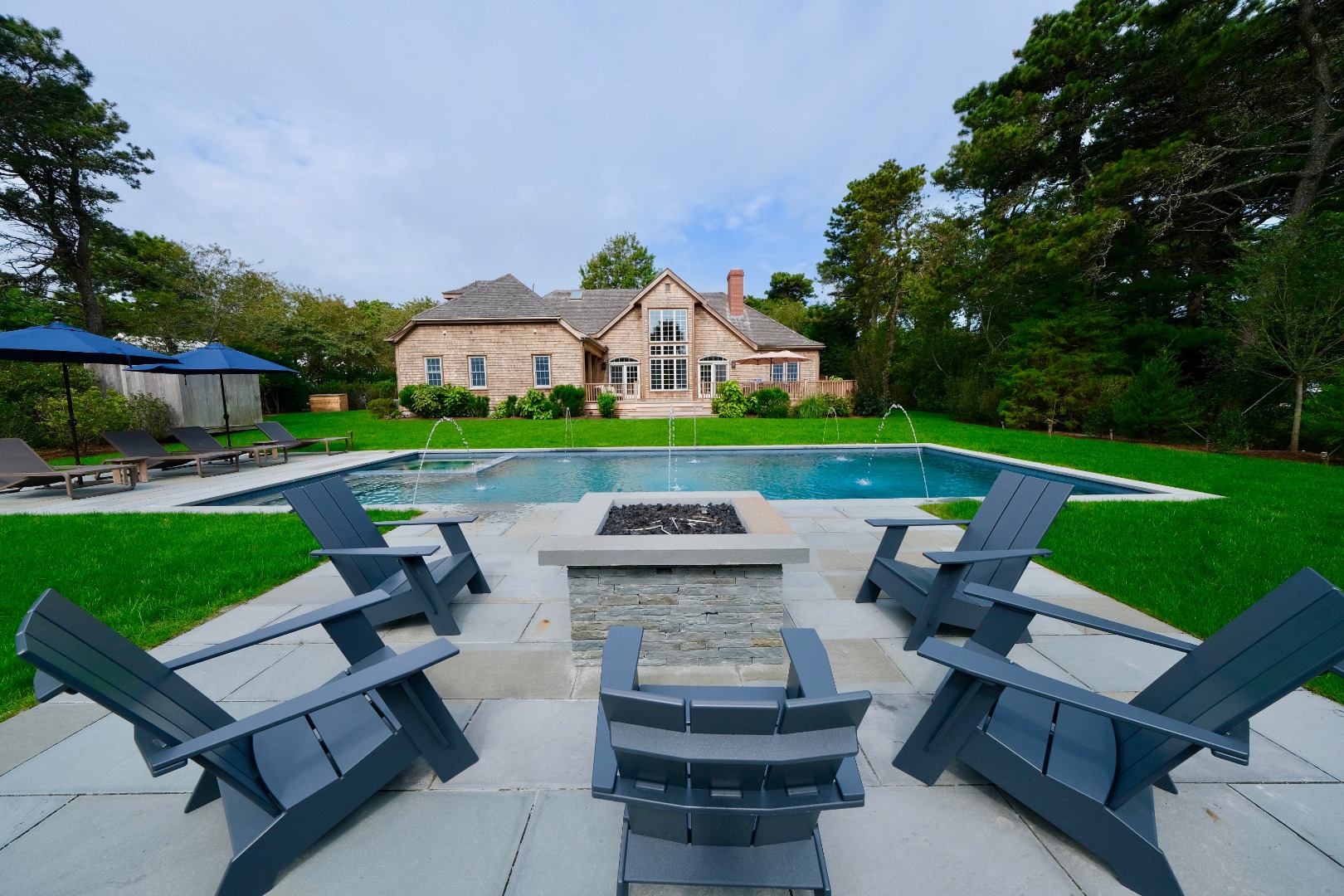 33 Brewster Road Nantucket, MA 02554 - Photo 5 of 55 Gallery Image 5
