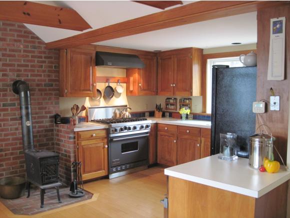 54 Newfields Road Exeter, NH 03833 - Photo 11 of 34