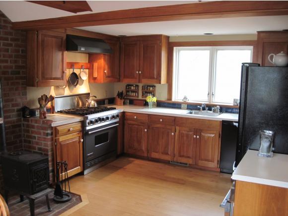54 Newfields Road Exeter, NH 03833 - Photo 12 of 34