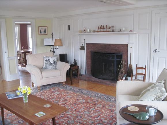 54 Newfields Road Exeter, NH 03833 - Photo 7 of 34