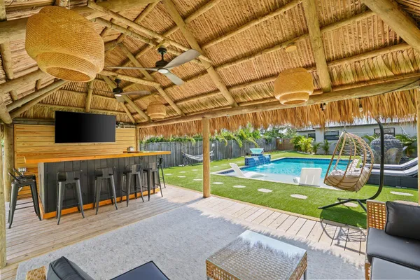 $999,999 | 1646 Northeast 3rd Avenue, Delray Beach, FL 33444