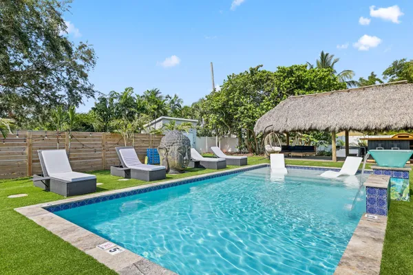 $999,999 | 1646 Northeast 3rd Avenue, Delray Beach, FL 33444