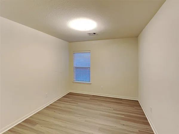 $2,075 | 22718 Klingamans Way, Hockley, TX 77447