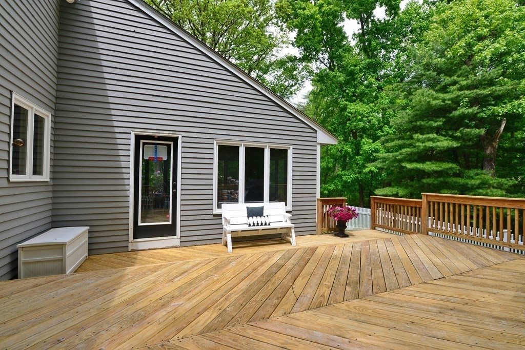 71 Jordan Road Franklin, MA 02038 - Photo 4 of 32 Gallery Image 4