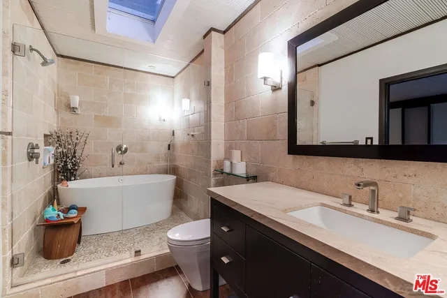 $2,395,000 | 9624 Yoakum Drive, Beverly Hills, CA 90210