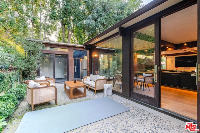 $2,395,000 | 9624 Yoakum Drive, Beverly Hills, CA 90210