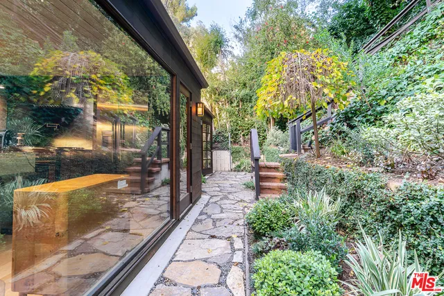 $2,395,000 | 9624 Yoakum Drive, Beverly Hills, CA 90210