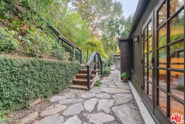 $2,395,000 | 9624 Yoakum Drive, Beverly Hills, CA 90210