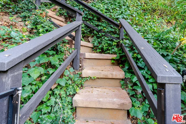 $2,395,000 | 9624 Yoakum Drive, Beverly Hills, CA 90210