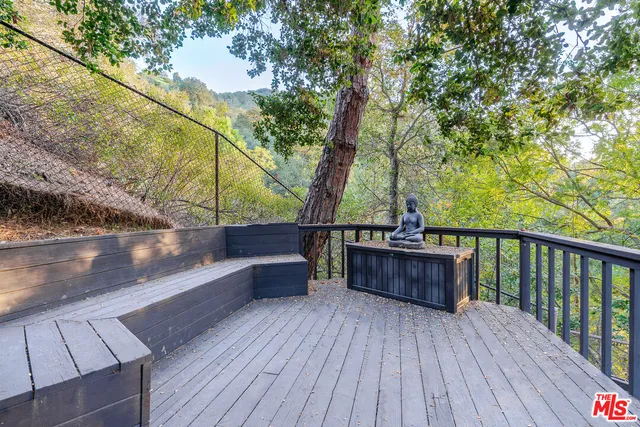 $2,395,000 | 9624 Yoakum Drive, Beverly Hills, CA 90210