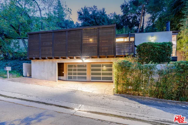 $2,395,000 | 9624 Yoakum Drive, Beverly Hills, CA 90210