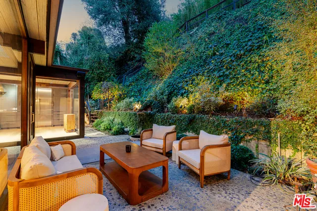 $2,395,000 | 9624 Yoakum Drive, Beverly Hills, CA 90210