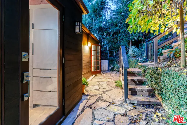 $2,395,000 | 9624 Yoakum Drive, Beverly Hills, CA 90210