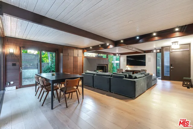 $2,395,000 | 9624 Yoakum Drive, Beverly Hills, CA 90210