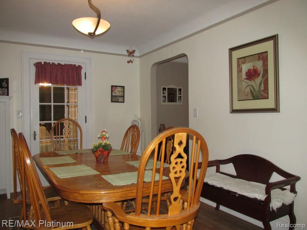 315 George Howell, MI 48843 - Photo 9 of 23 DINING ROOM W/HARDWOOD FLOOR