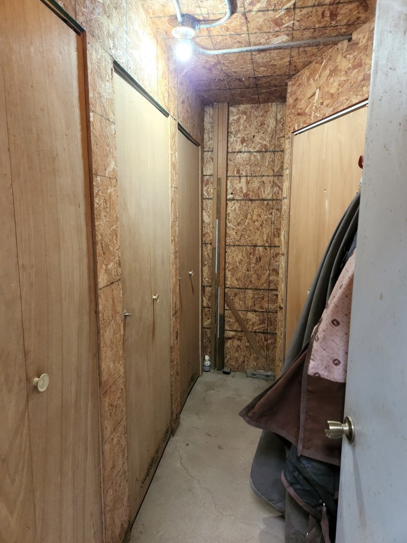 32443 Wilton Road Manteno, IL 60950 - Photo 37 of 48 a view of entryway with shower