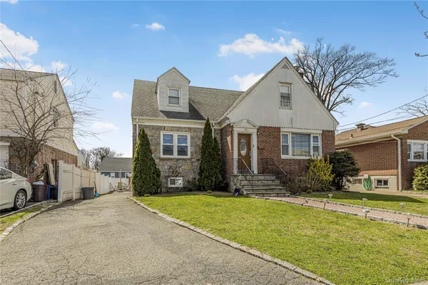$1,099,999 | 38 Borcher Avenue, Yonkers, NY 10704