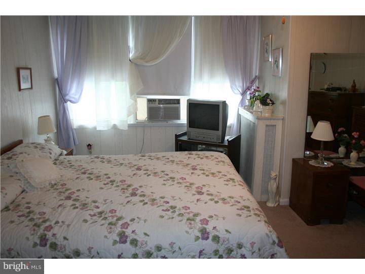 311 Sanford Road Upper Darby, PA 19082 - Photo 11 of 22 Bedroom - Main