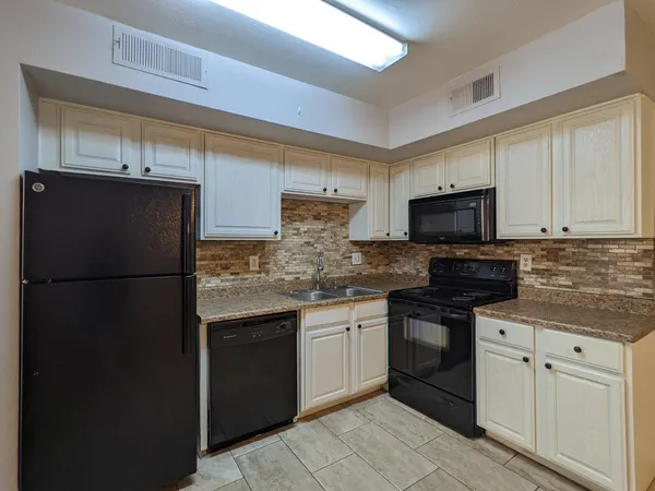 $1,198 | 12221 West Bell Road, Unit 175, Surprise, AZ 85378