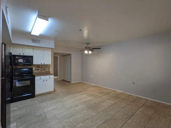 $1,198 | 12221 West Bell Road, Unit 175, Surprise, AZ 85378