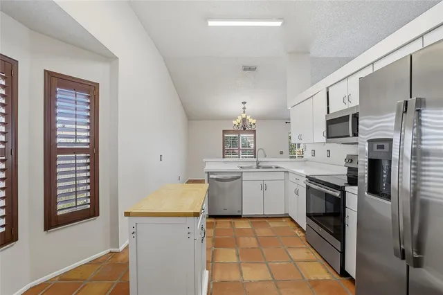 $2,800 | 4831 14th Avenue East, Bradenton, FL 34208