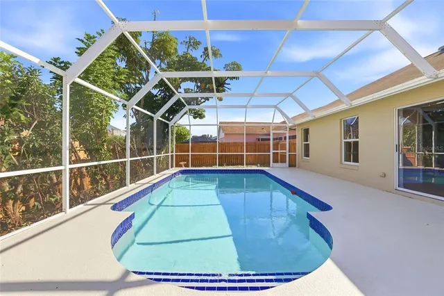 $2,800 | 4831 14th Avenue East, Bradenton, FL 34208