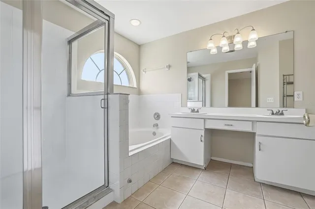 $2,800 | 4831 14th Avenue East, Bradenton, FL 34208