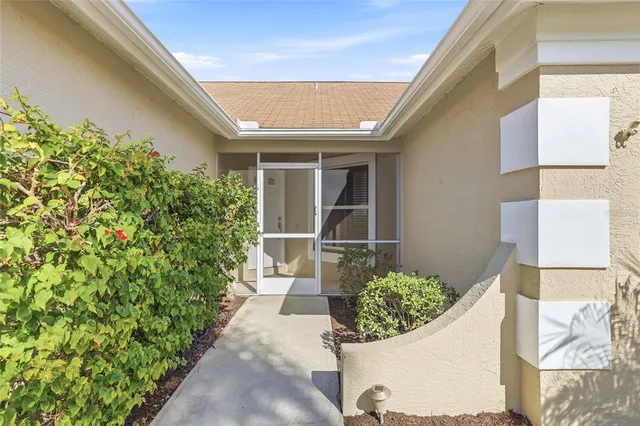 $2,800 | 4831 14th Avenue East, Bradenton, FL 34208