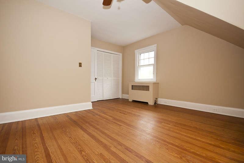 705 Dunkirk Road Baltimore, MD 21212 - Photo 14 of 24 Upper Level Master Bedroom