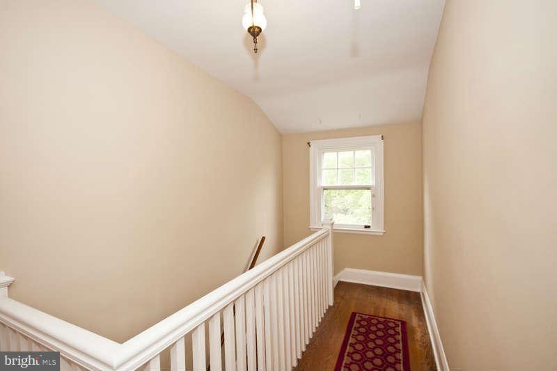 705 Dunkirk Road Baltimore, MD 21212 - Photo 16 of 24 Upper Level Hallway