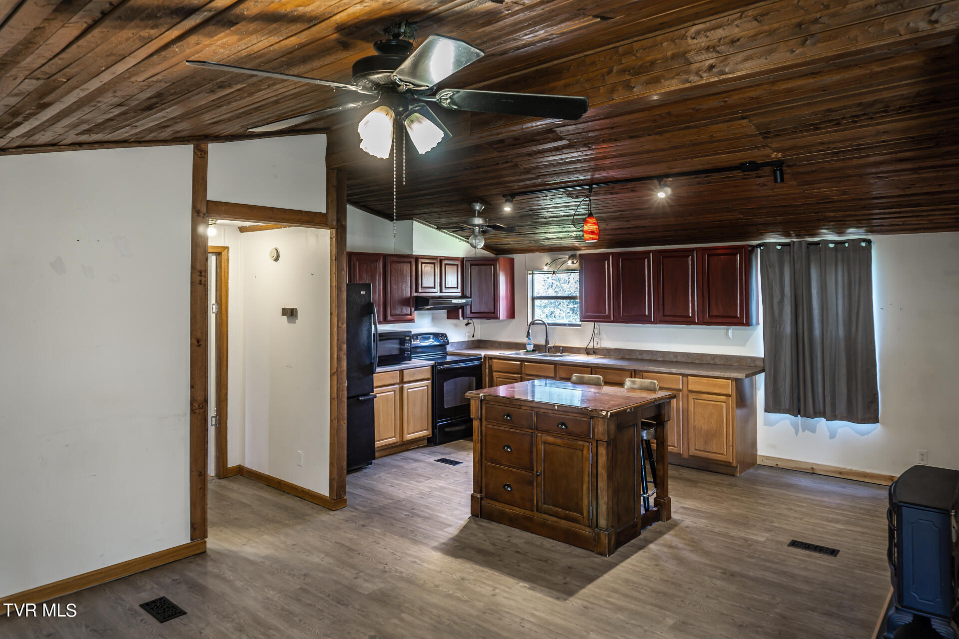 710 Ottway Road Greeneville, TN 37745 - Photo 4 of 56 710OttwayG_010