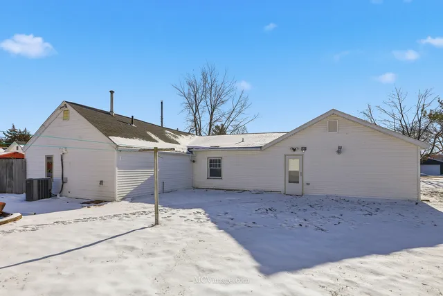 $220,000 | 1000 West Superior Street, Ottawa, IL 61350