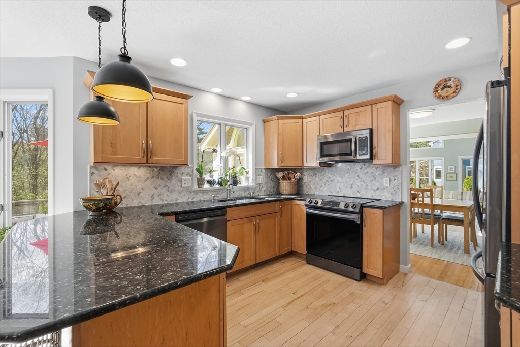 28 Trillium Way Amherst, MA 01002 - Photo 13 of 42