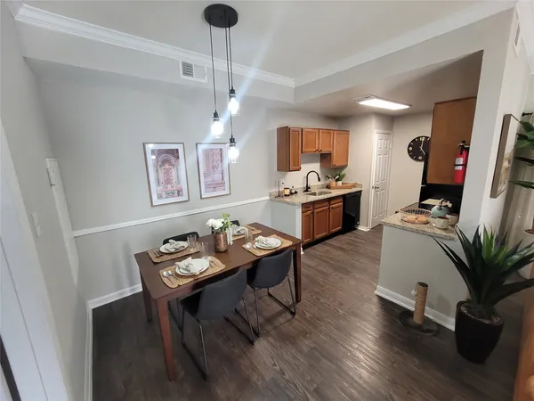 $1,060 | 7250 West Greens Road, Unit 511, Houston, TX 77064