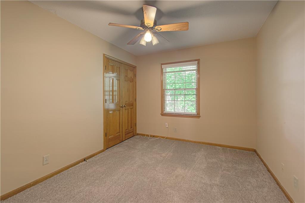 8209 Bell Road Lenexa, KS 66219 - Photo 25 of 49