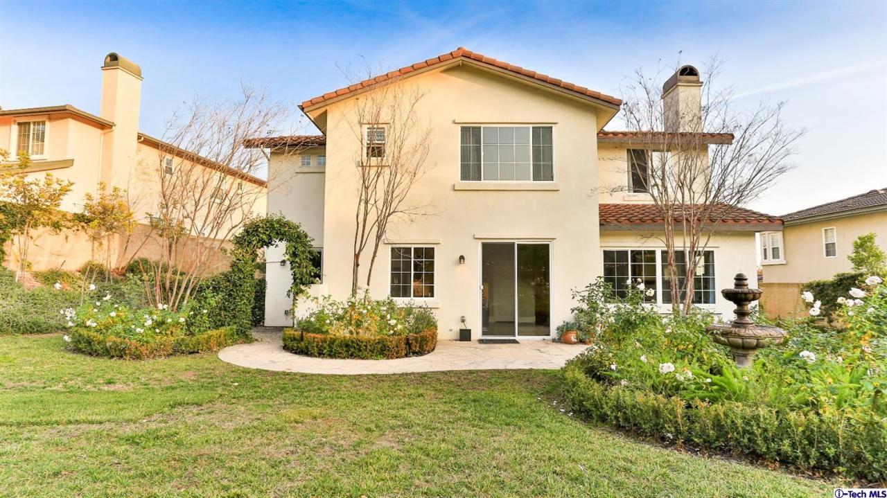 3561 Giddings Ranch Road Altadena, CA 91001 - Photo 50 of 60 a front view of a house with a yard