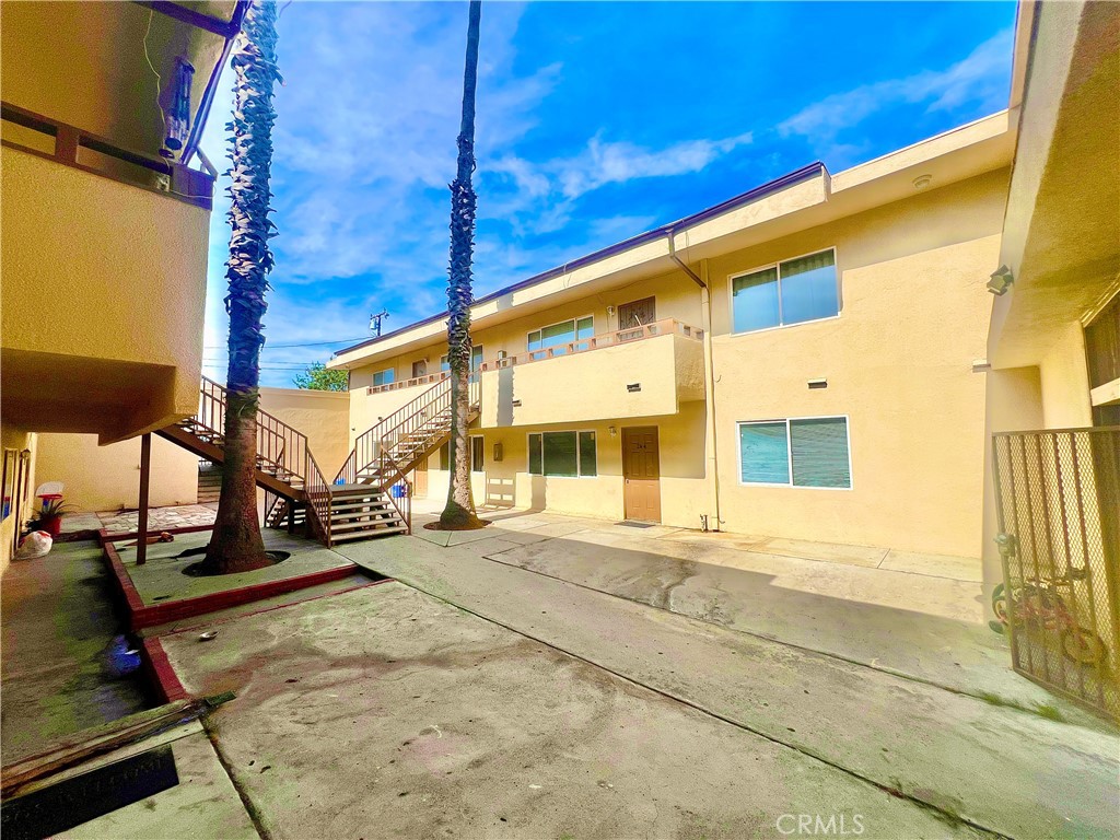 242 West Jackson Street Rialto, CA 92376 - Photo 2 of 9 Gallery Image 2