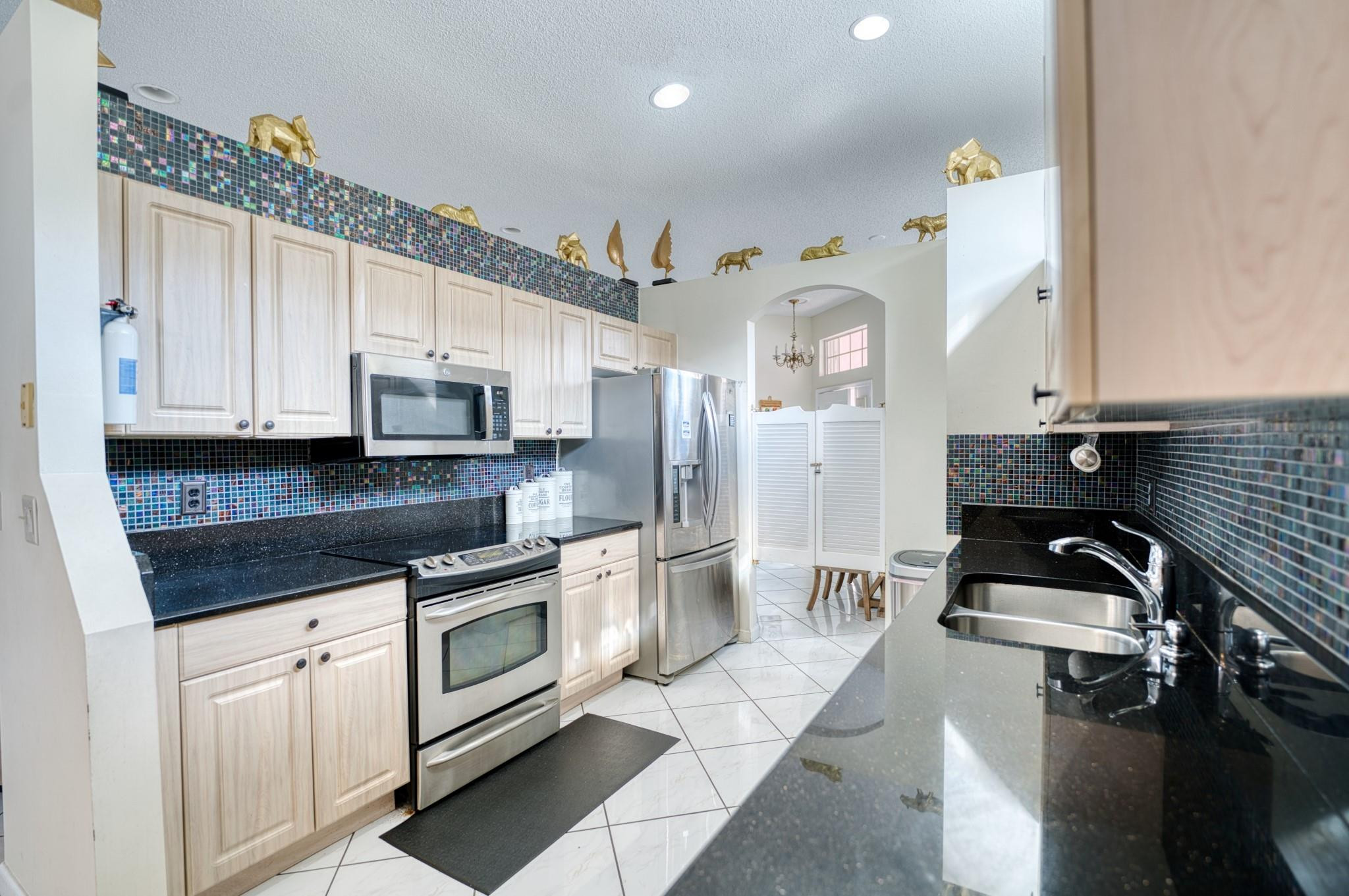 2824 Waters Edge Circle Greenacres, FL 33413 - Photo 12 of 36 Photo 12