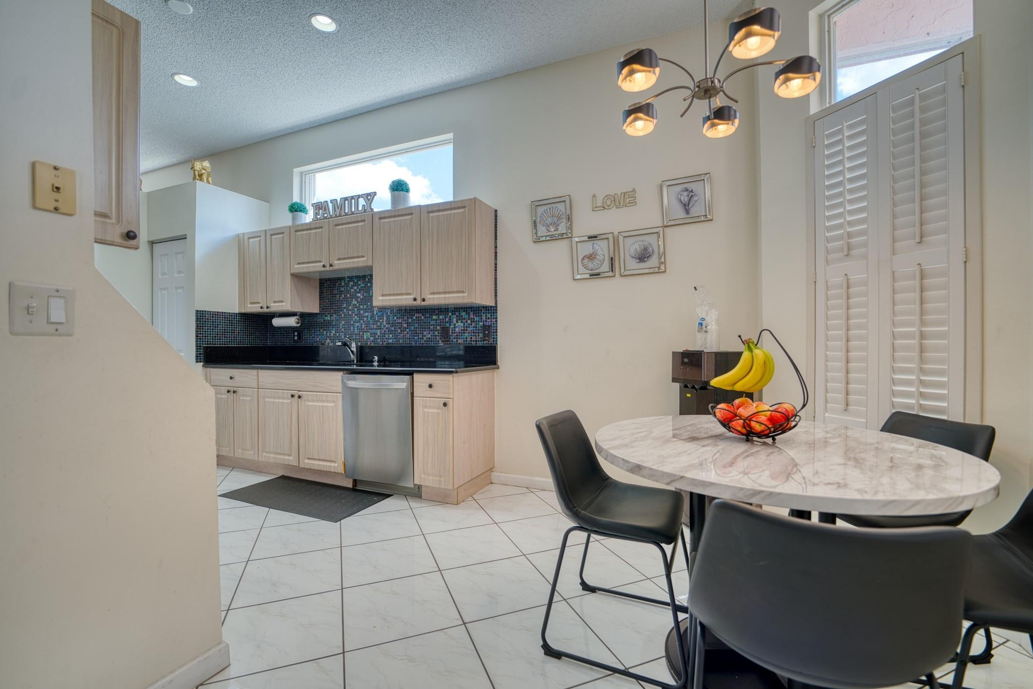 2824 Waters Edge Circle Greenacres, FL 33413 - Photo 8 of 36 Photo 8