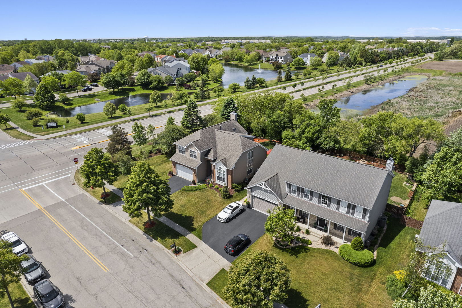 2254 Barrett Drive Algonquin, IL 60102 - Photo 45 of 49 an aerial view of a house with a garden