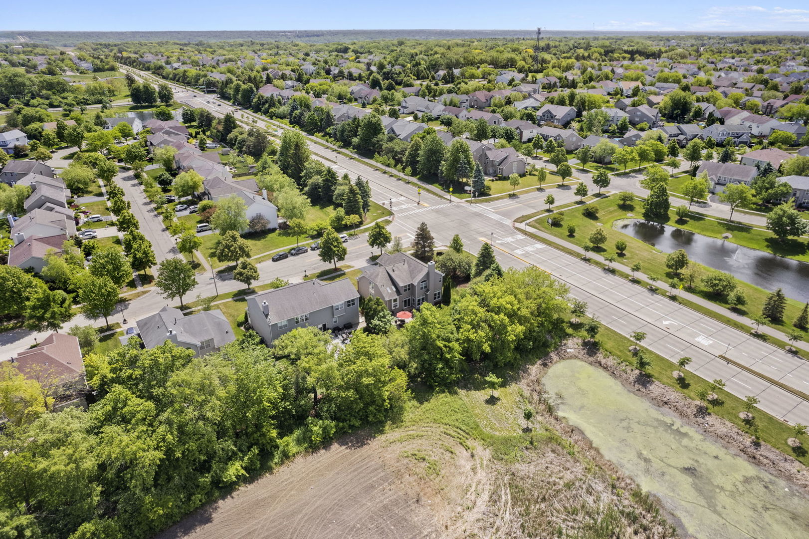 2254 Barrett Drive Algonquin, IL 60102 - Photo 49 of 49 a view of a city