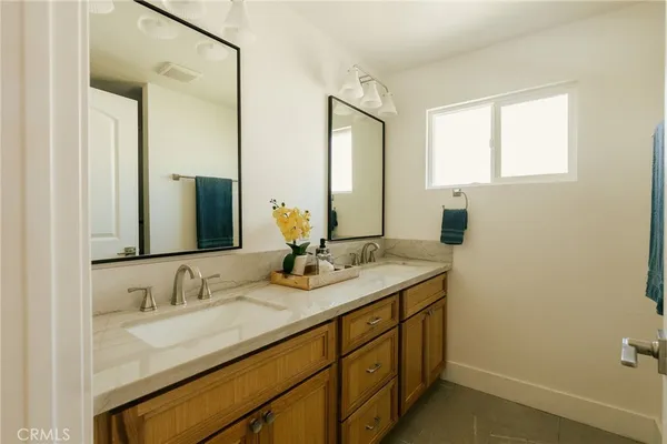 $1,179,000 | 5837 East Gossamer Street, Long Beach, CA 90808
