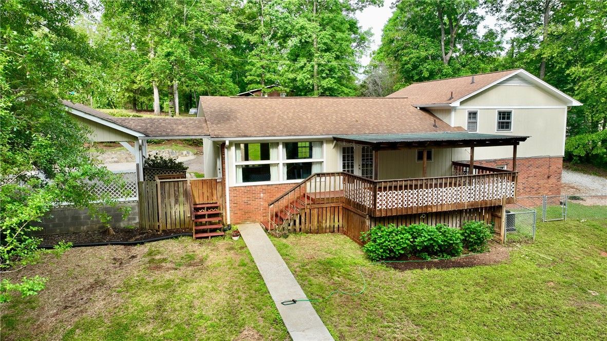 100 Shady Lane Seneca, SC 29678 - Photo 4 of 39 Gallery Image 4
