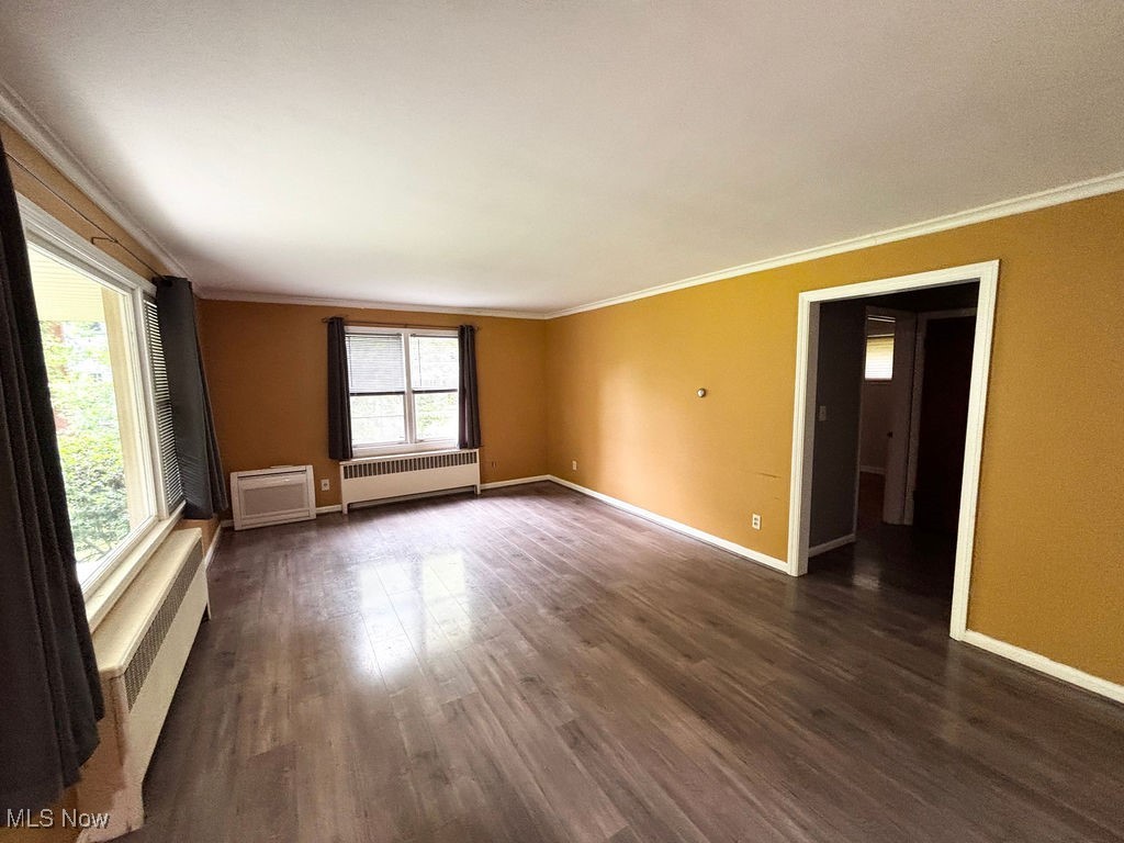4941 Hopkins Road Youngstown, OH 44511 - Photo 3 of 18 Living room